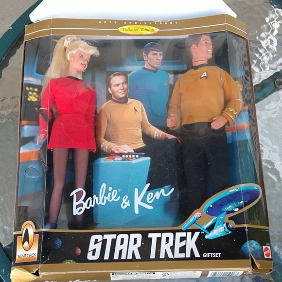 Barbie and Ken Star Trek gift set - Picture 2 of 5
